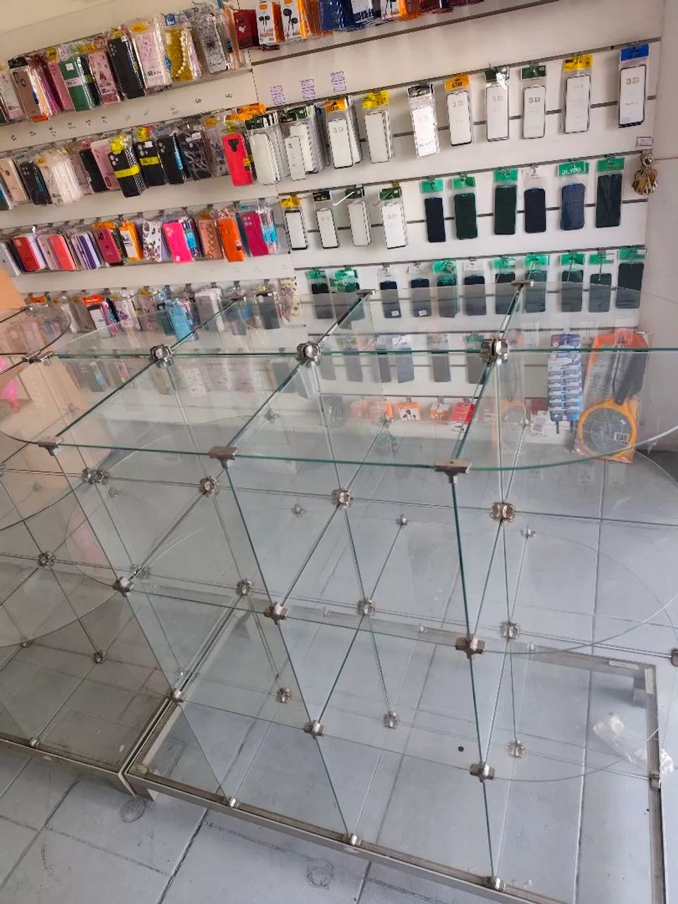 Oportunidade desafio 4 vitrine mais um kit com três espelho - Foto 3