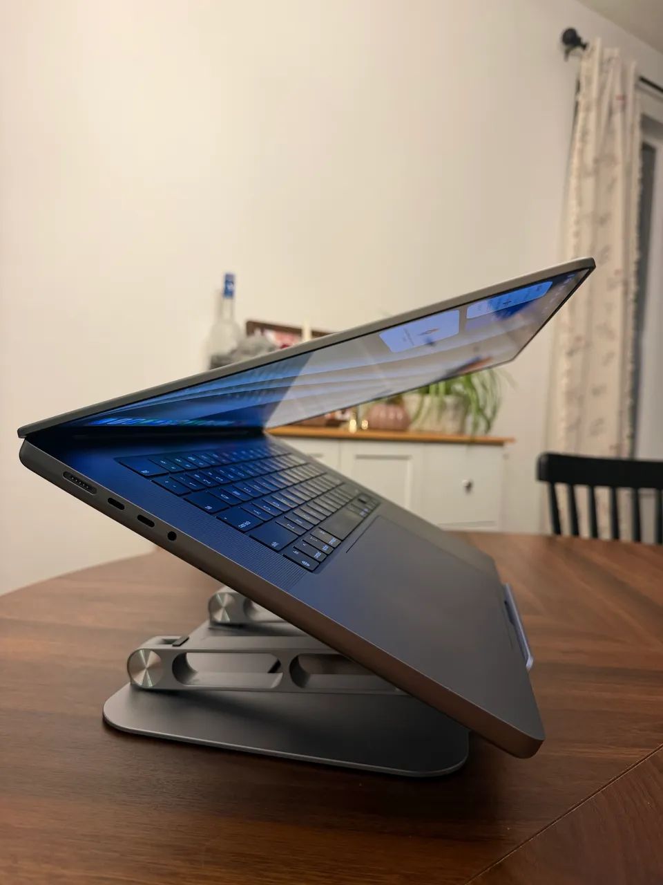 MacBook Pro 16 M2 Max 64GB 1TB Bateria 94% impecável - Notebooks
