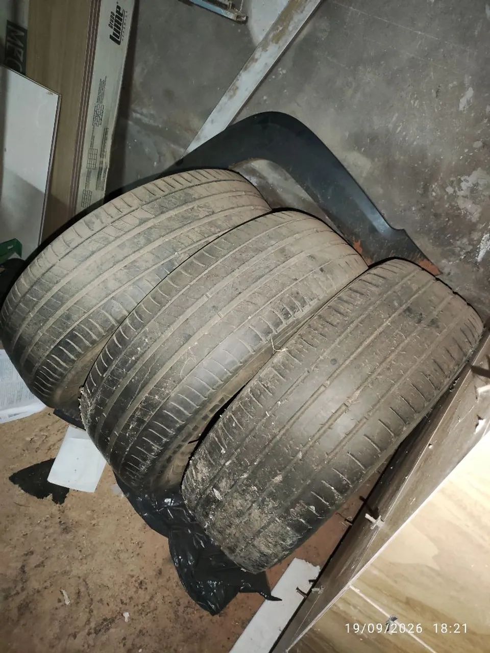 Pneu 225 R60 17 - Foto 2