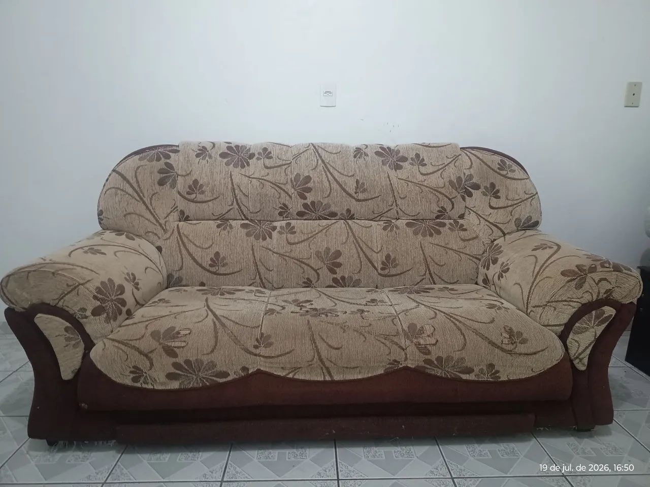 Sofá 3 lugares 250,00