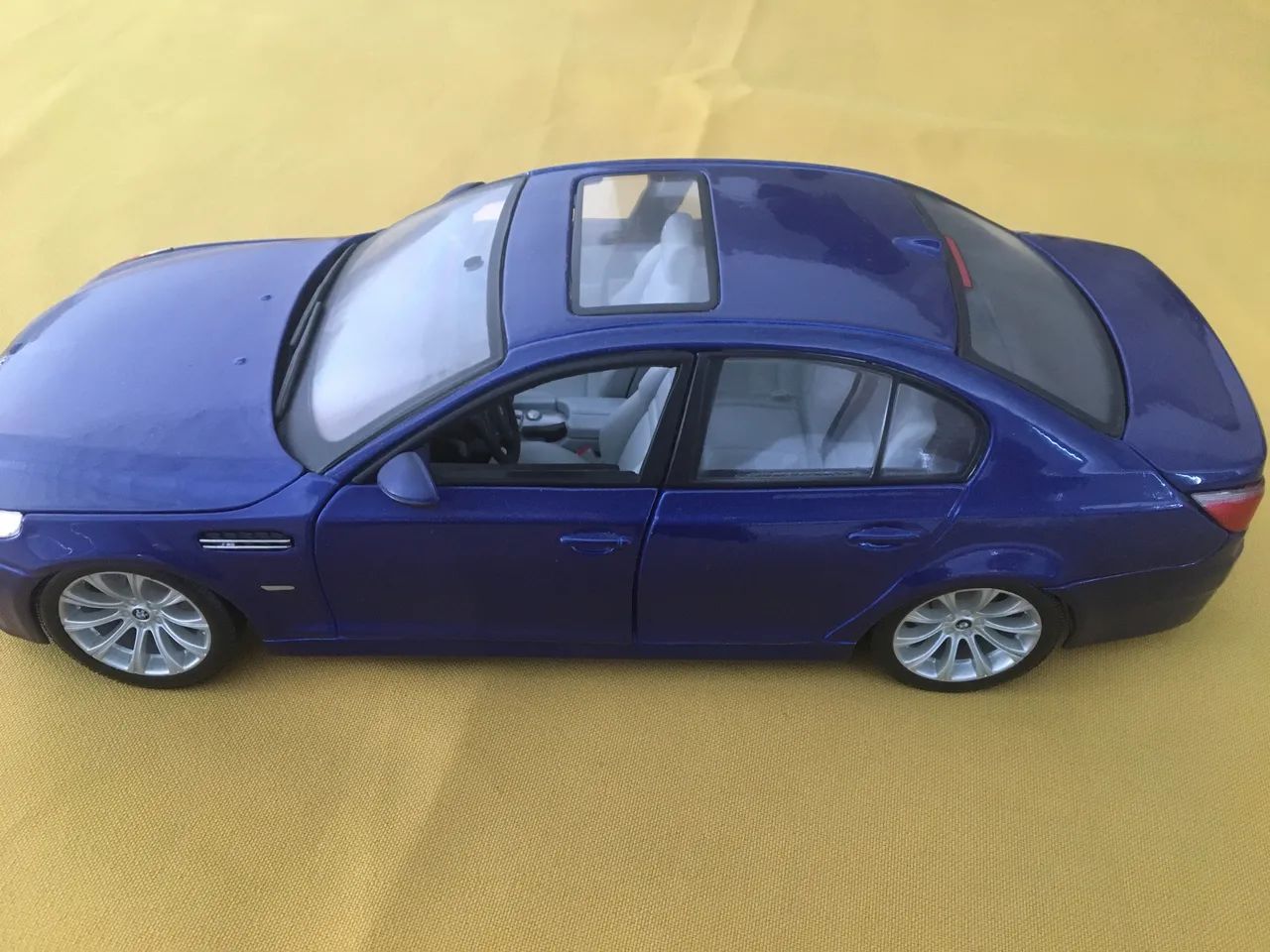 Miniaturas escala 1/18 - Foto 3