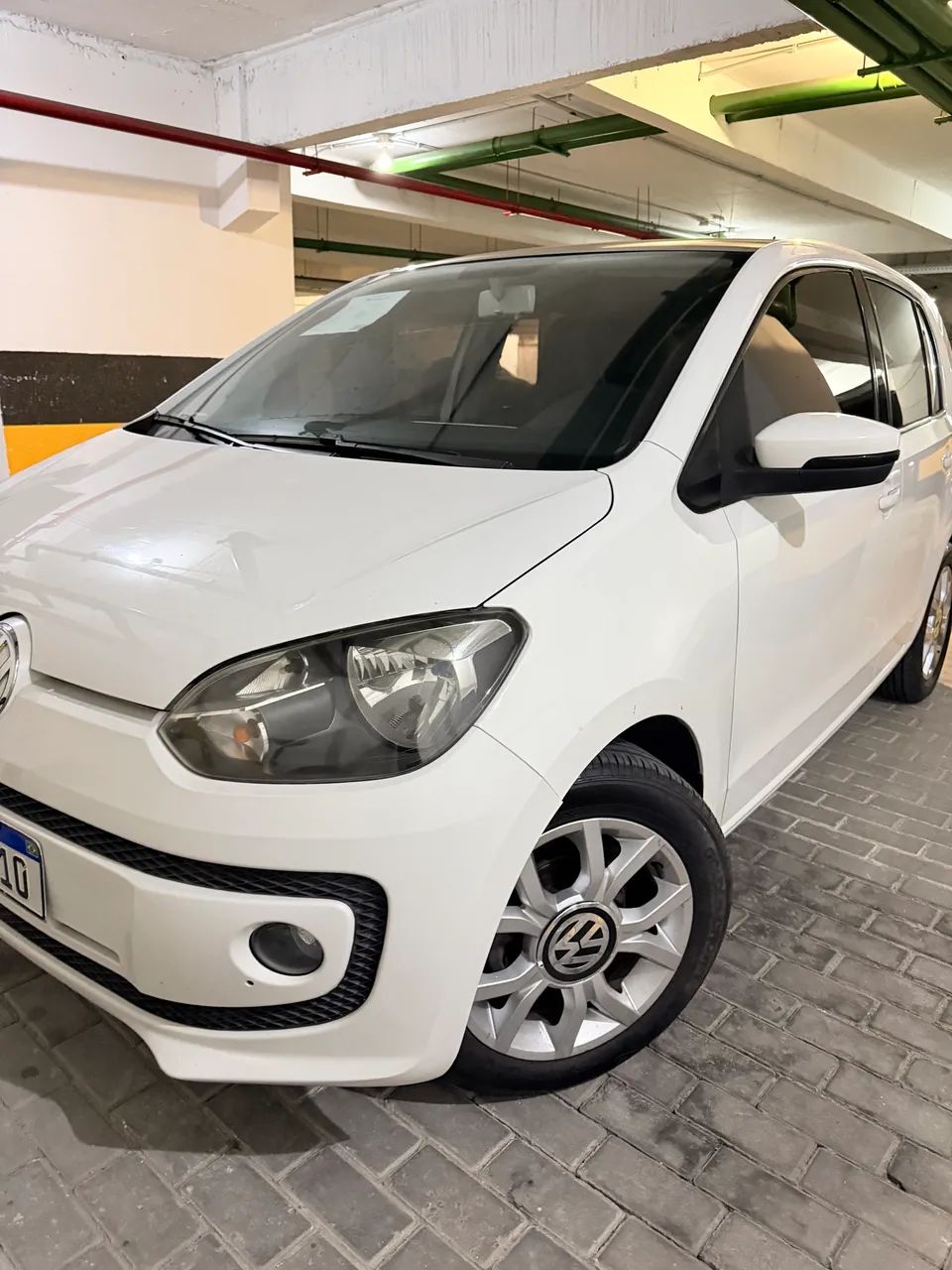 Volkswagen Up! up! high 1.0 Total Flex 12V 5p 2015