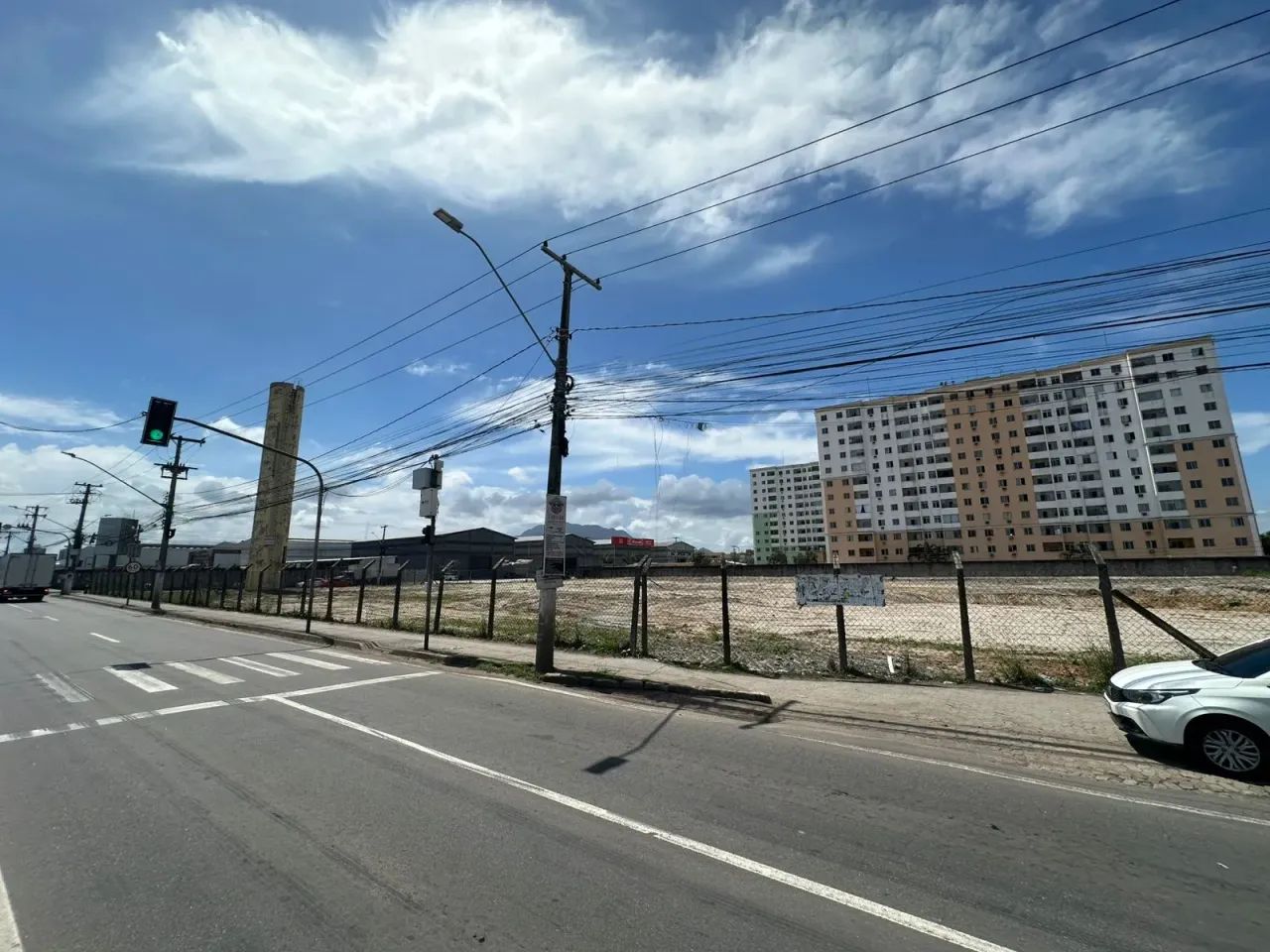 Área de 8000m² de frente a ES 010