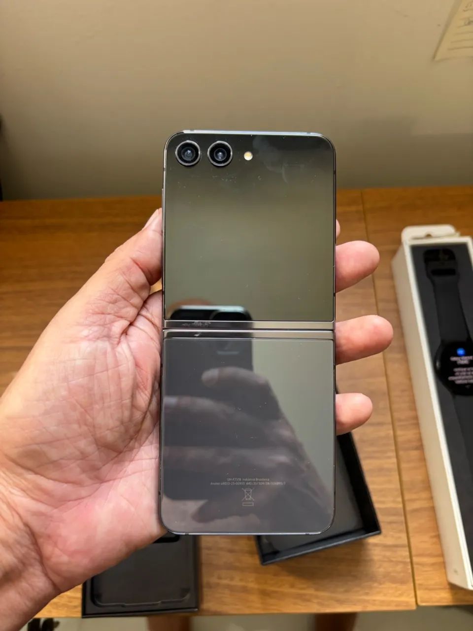 Samsung Galáxia Flip 5 com Relógio  - Foto 5