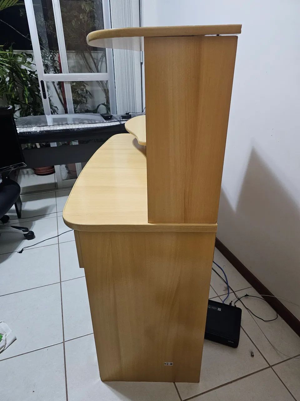 Escrivaninha completa com gaveta, compartimentos, prateleira - Foto 4