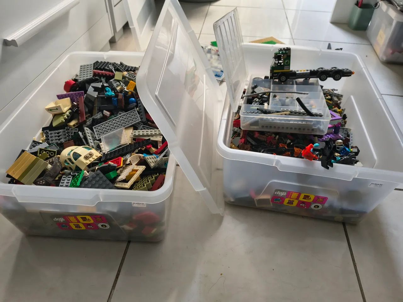 Legos várias peças e conjuntos
