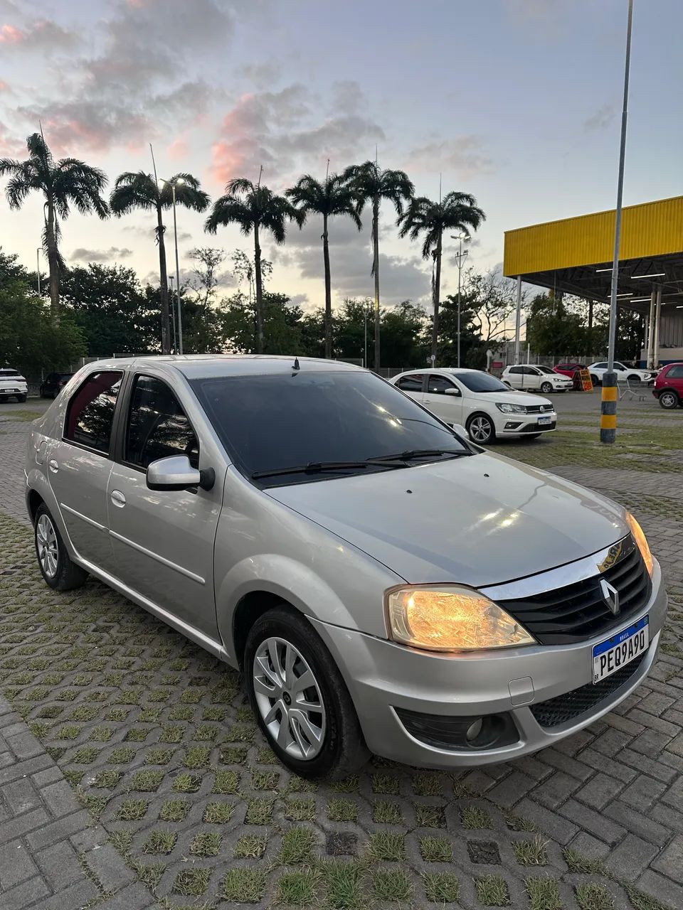 Renault Logan Expression Hi-flex 1.6 8V 4P 2012 - Foto 4