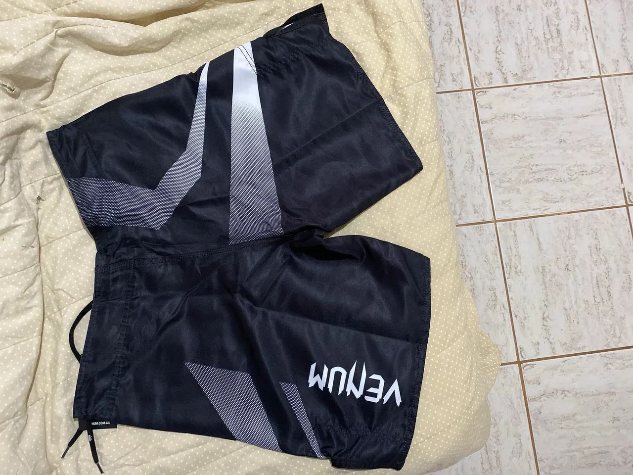 Shorts Venum preto - Foto 2