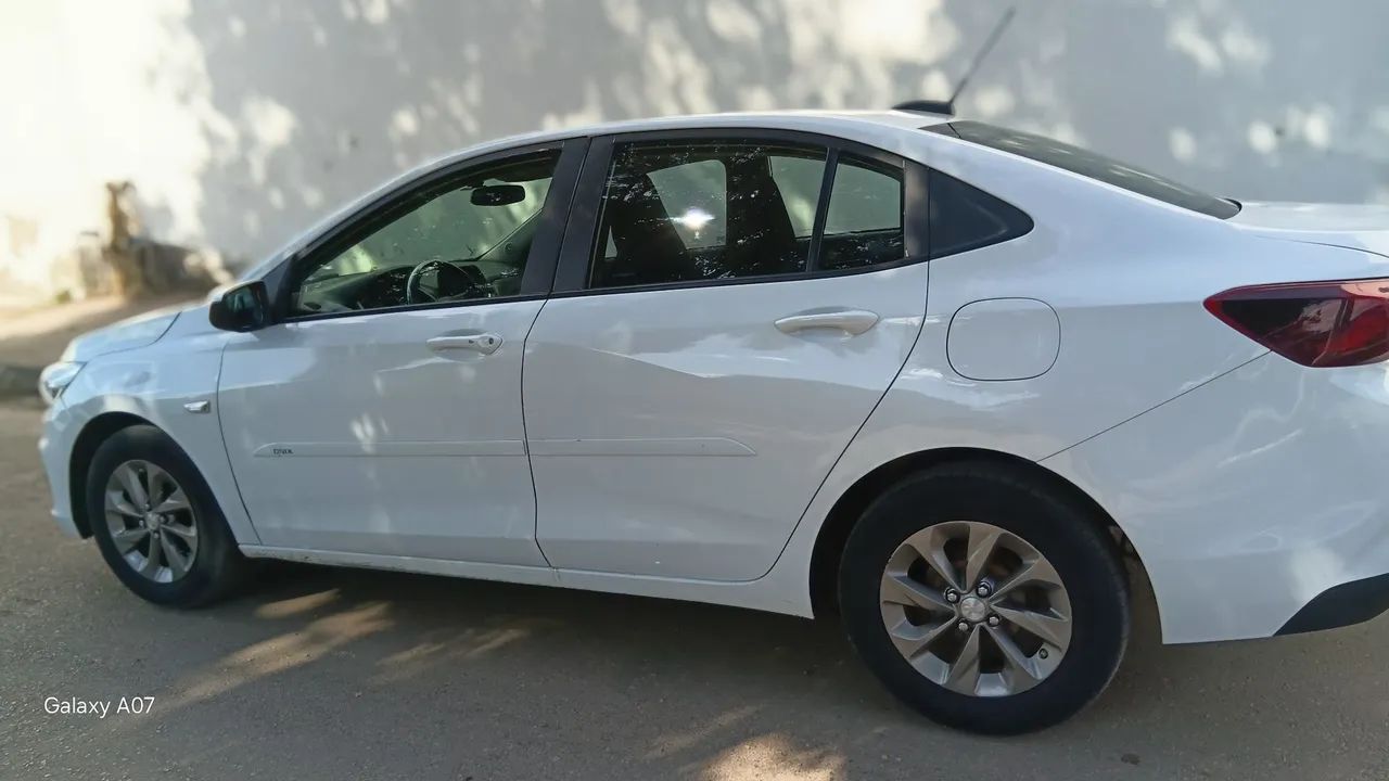 Chevrolet Onix Plus LTZ 1.0 12V TB Flex Aut. 4P 2020 - Foto 3