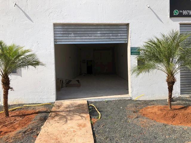 Loja comercial para alugar em Loteamento residencial pequis, Uberlândia cod:875518