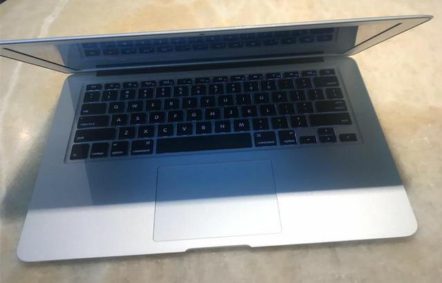MacBook Air 13'' 2015 i5 8GB Ram 256GB Ssd - Seminovo - Foto 3