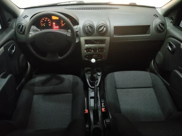Renault Logan Expression 1.6 2010 - Foto 6
