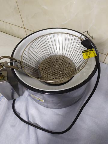Vendo fritadeira elétrica 220 V - Foto 4