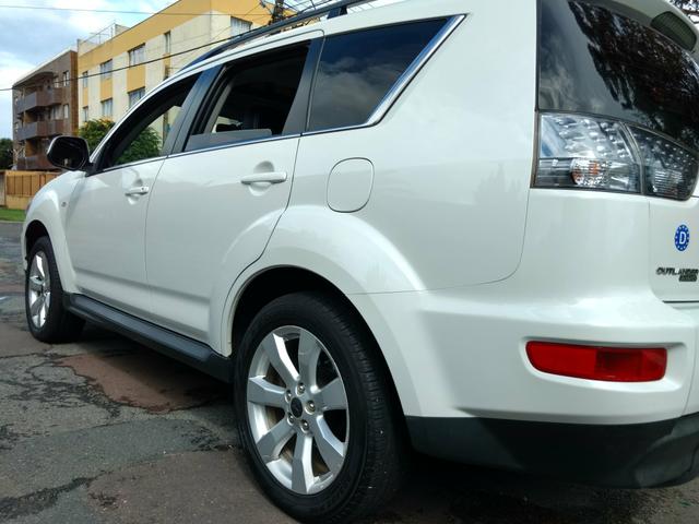 Mitsubishi Outlander GT 3.0 V6 - Foto 8