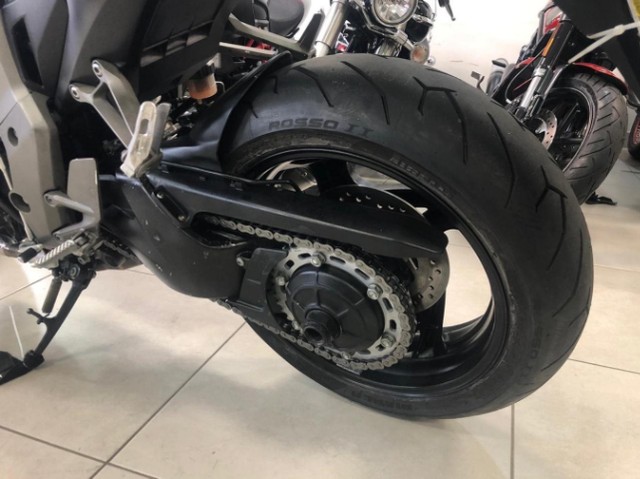 CB 1000R VERMELHA