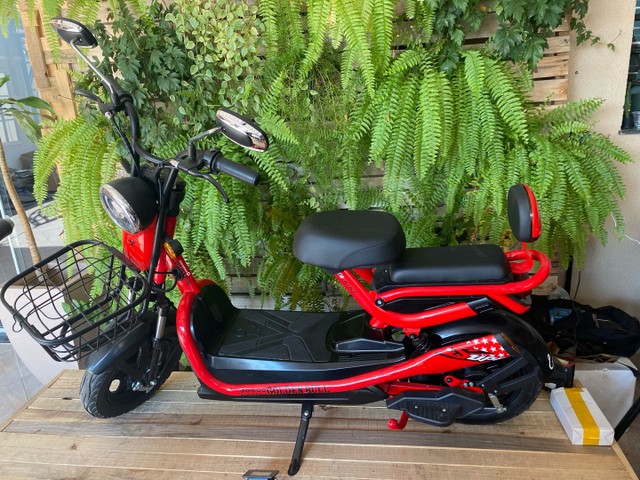 MOTOCICLETA ELÉTRICA- SCOOTER