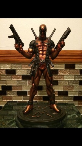 Deadpool Bowen Designs Versão Faux Bronze 