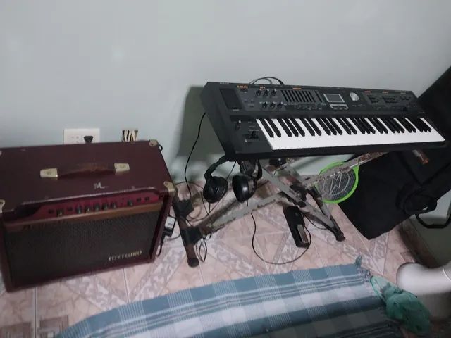 Roland vr09 Vcombo,+caixa acustica meteoro v70 