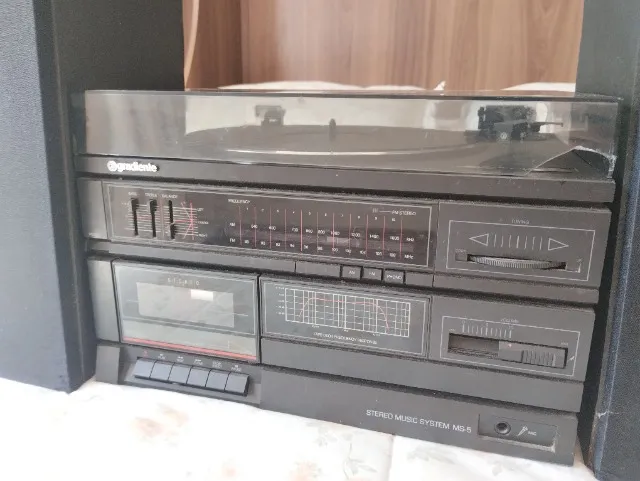 Aparelho de Som Gradiente, Toca Fitas, Rádio, Toca Discos, Equalizador 2  Caixas Acústicas a Retirar, Produto Vintage e Retro Gradiente Usado  92034812