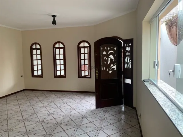 Sobrado à venda na Penha.