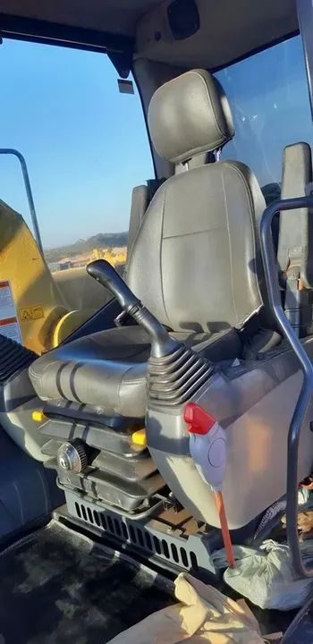 Escavadeira Komatsu Pc 200 Ano 2012 (repasse) - Foto 5