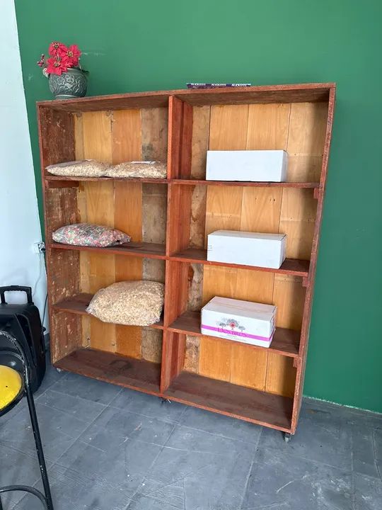 Estante em madeira 4 níveis 