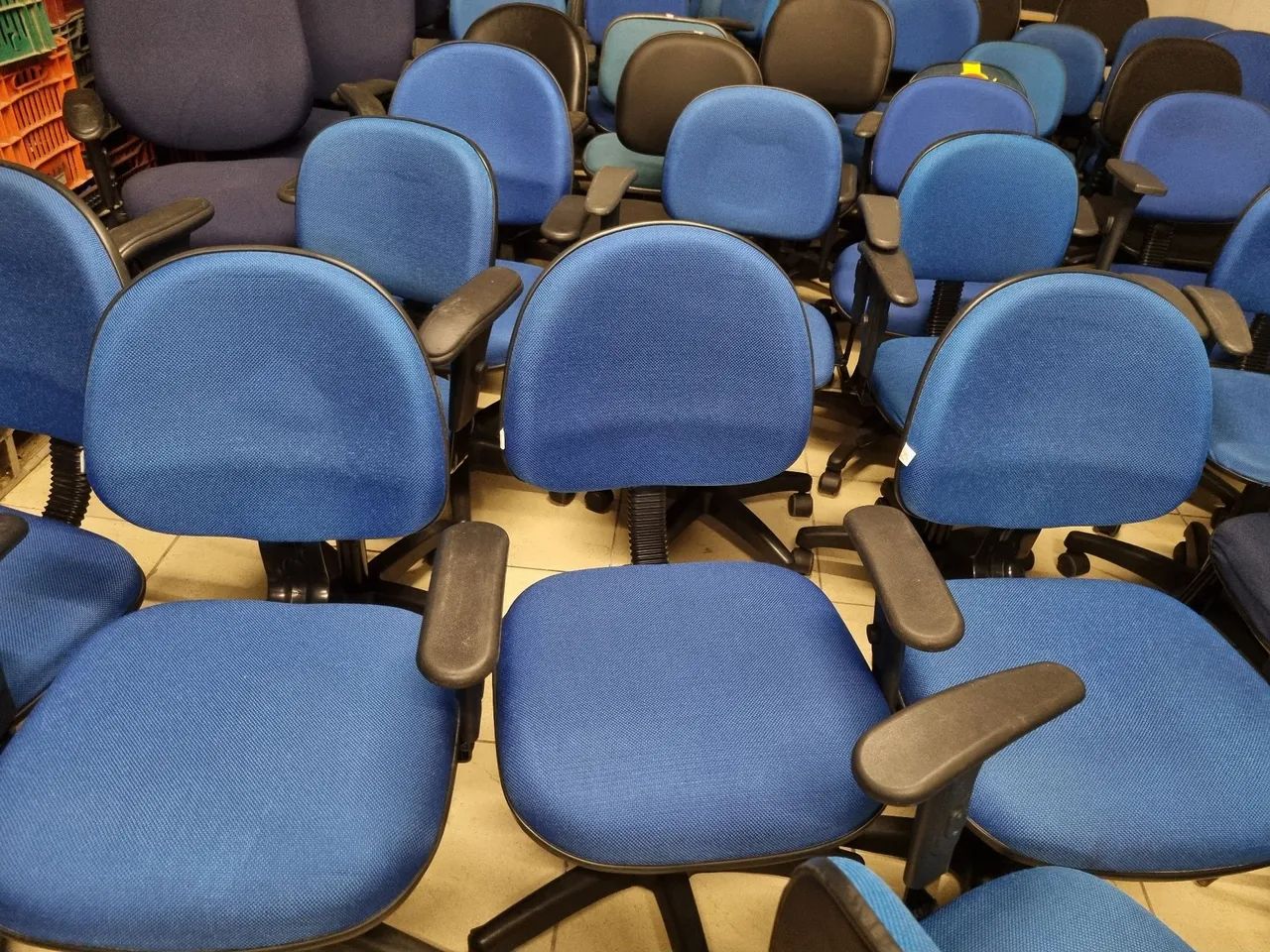 Cadeiras para Escritório com Rodinhas Diversos Modelos Apartir de 199,00 Loja Eco Eletron  - Foto 3