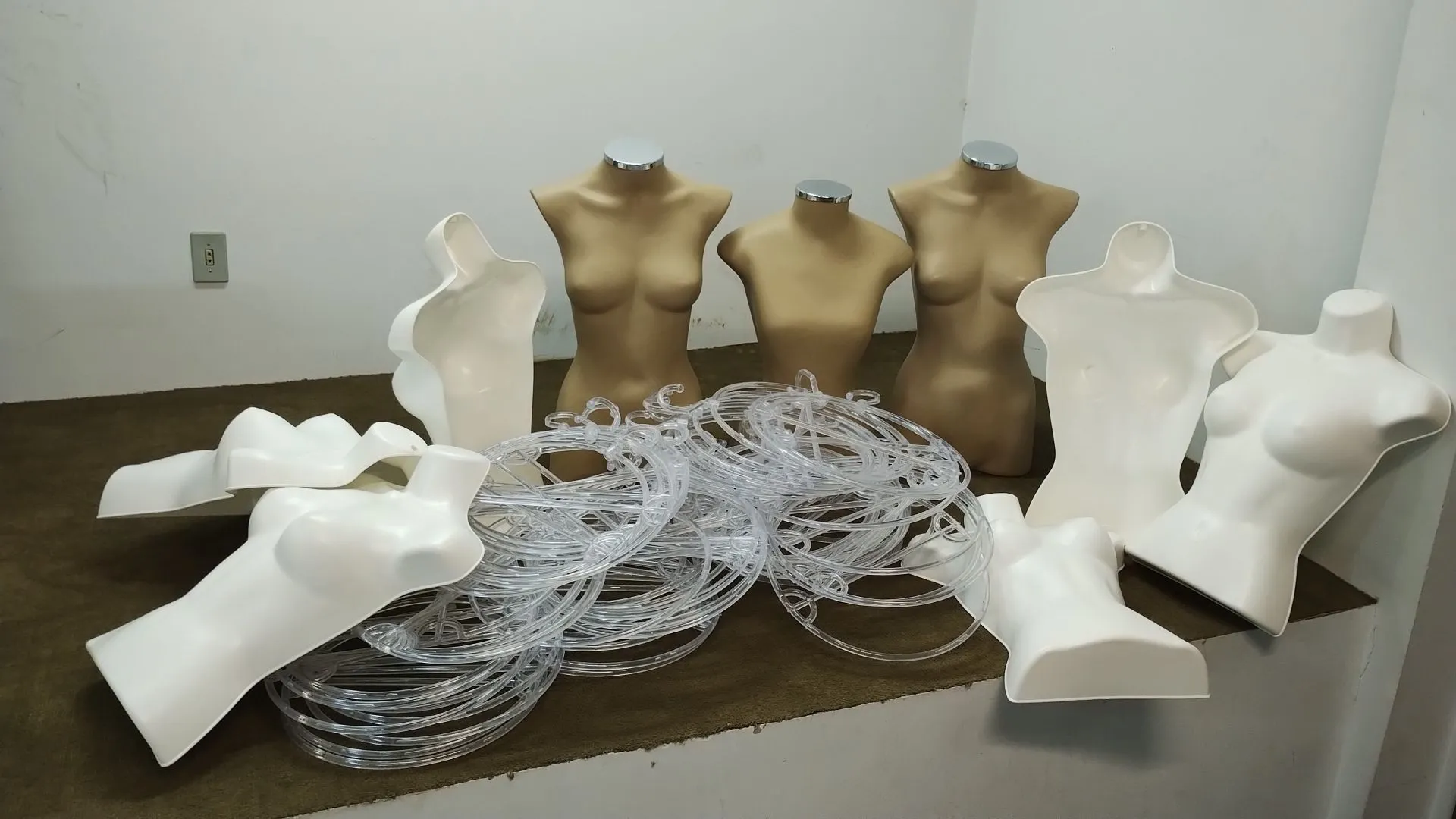 Manequins e cabides