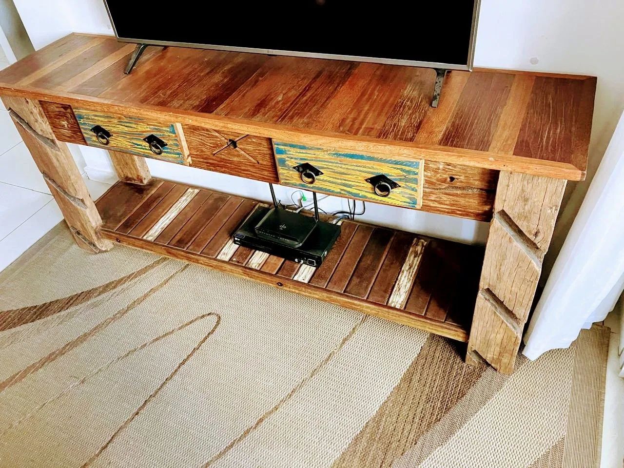 APARADOR EM MADEIRA DEMOLIÇÃO