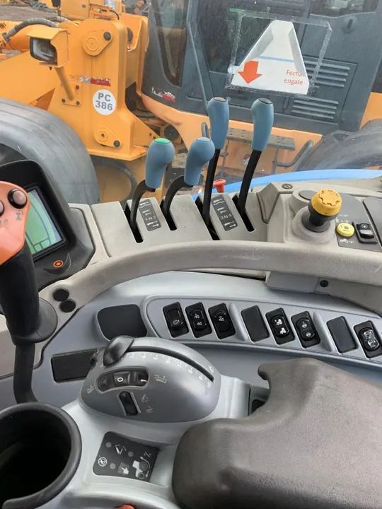 Trator new holland - Foto 2