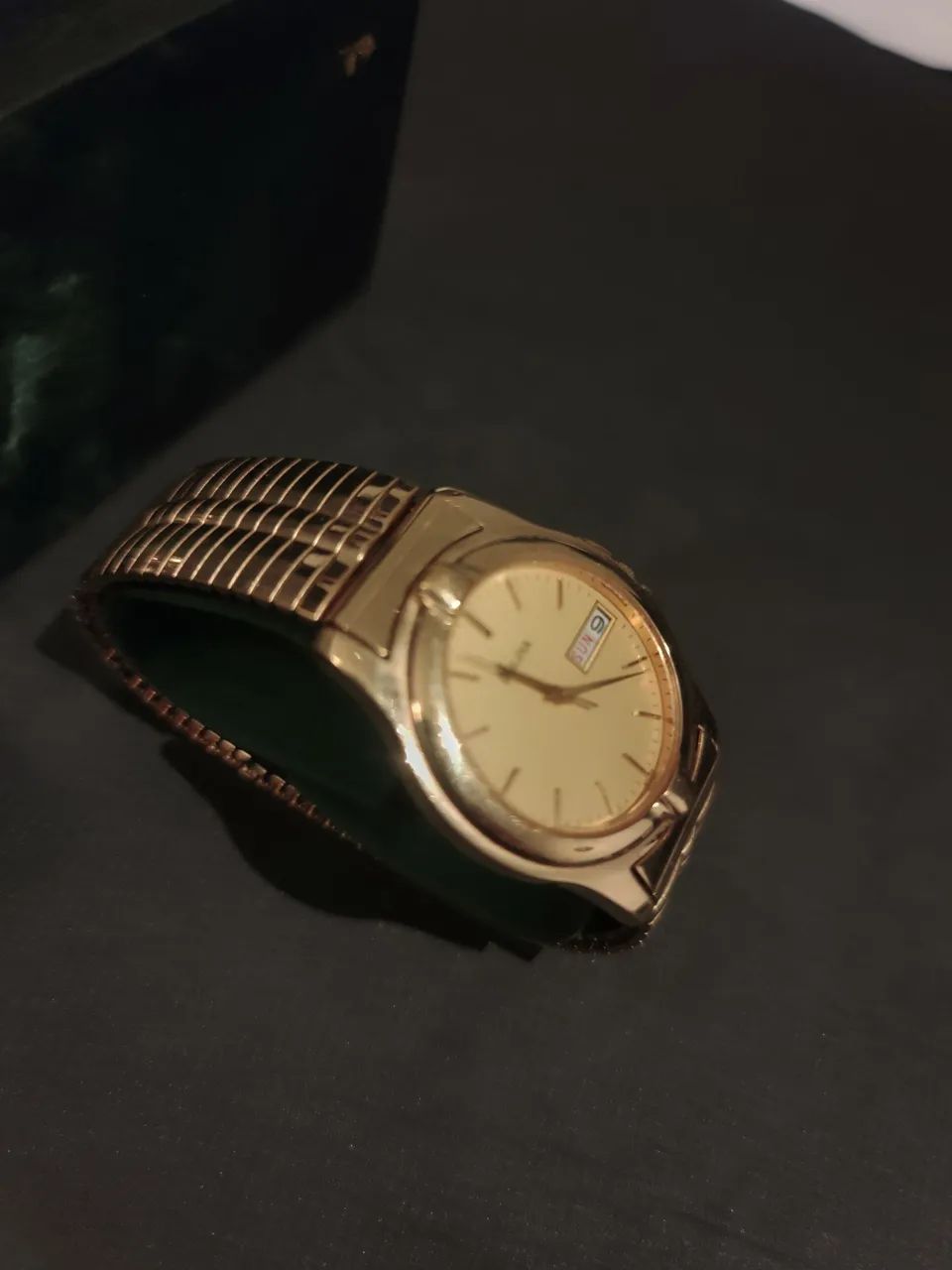 De$1600 por$1390 Relógio Bulova Dourado - Foto 3