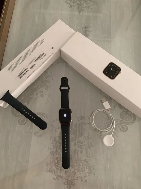 Apple Watch Series 5- 40mm gold 