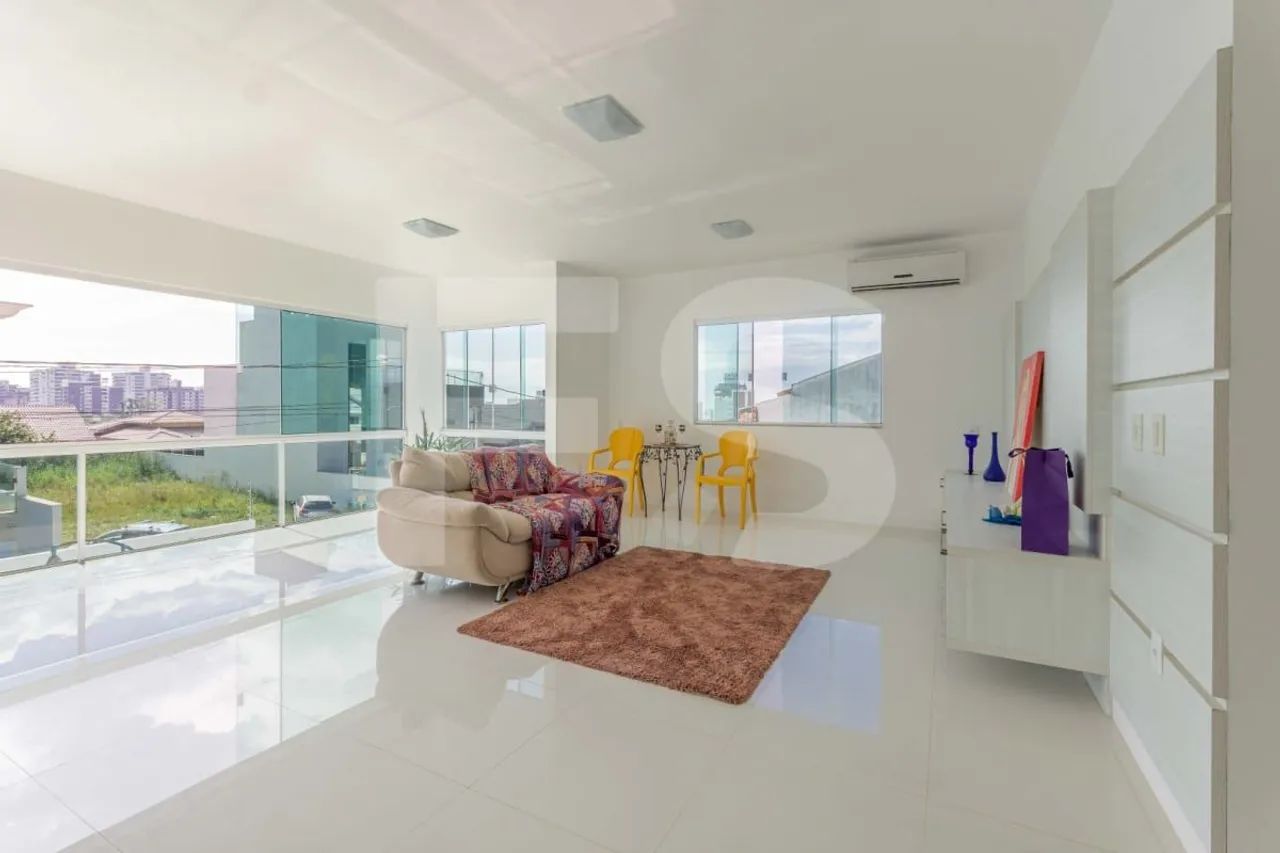 J- Casa de alto padrão sendo 04 dormitórios  na Praia dos Amores em Balneário Camboriú - Foto 5