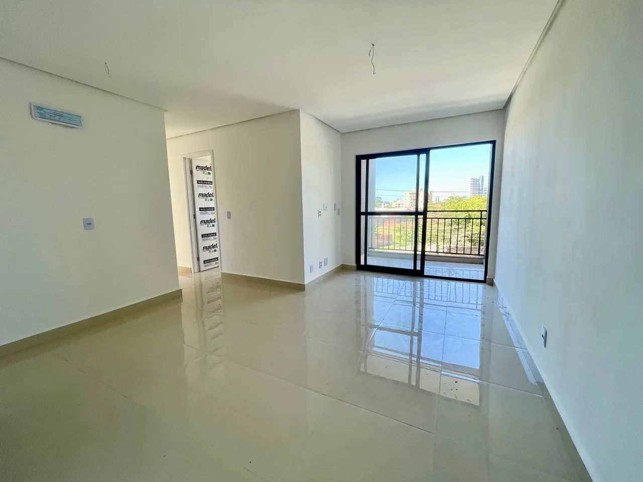 East Side  - Foto 2