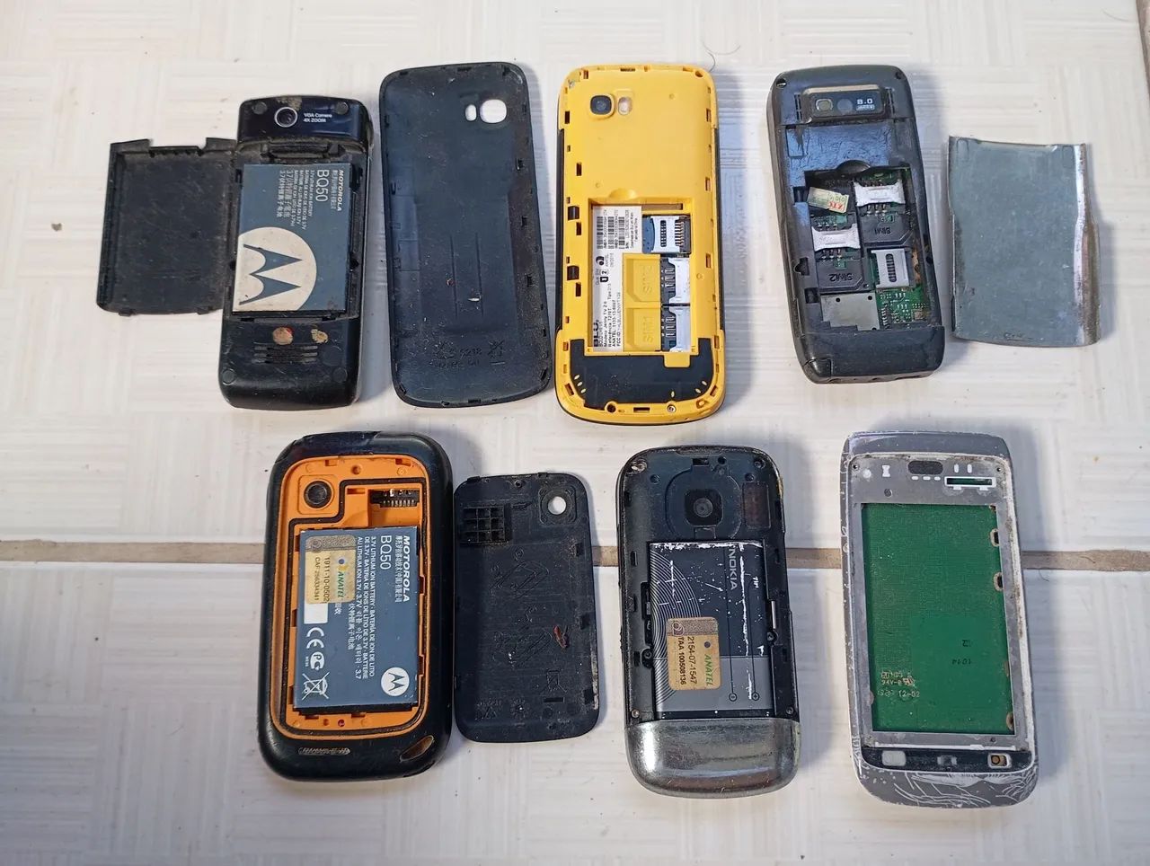Celulares antigos pra concerto ou retirada de peças  - Foto 2
