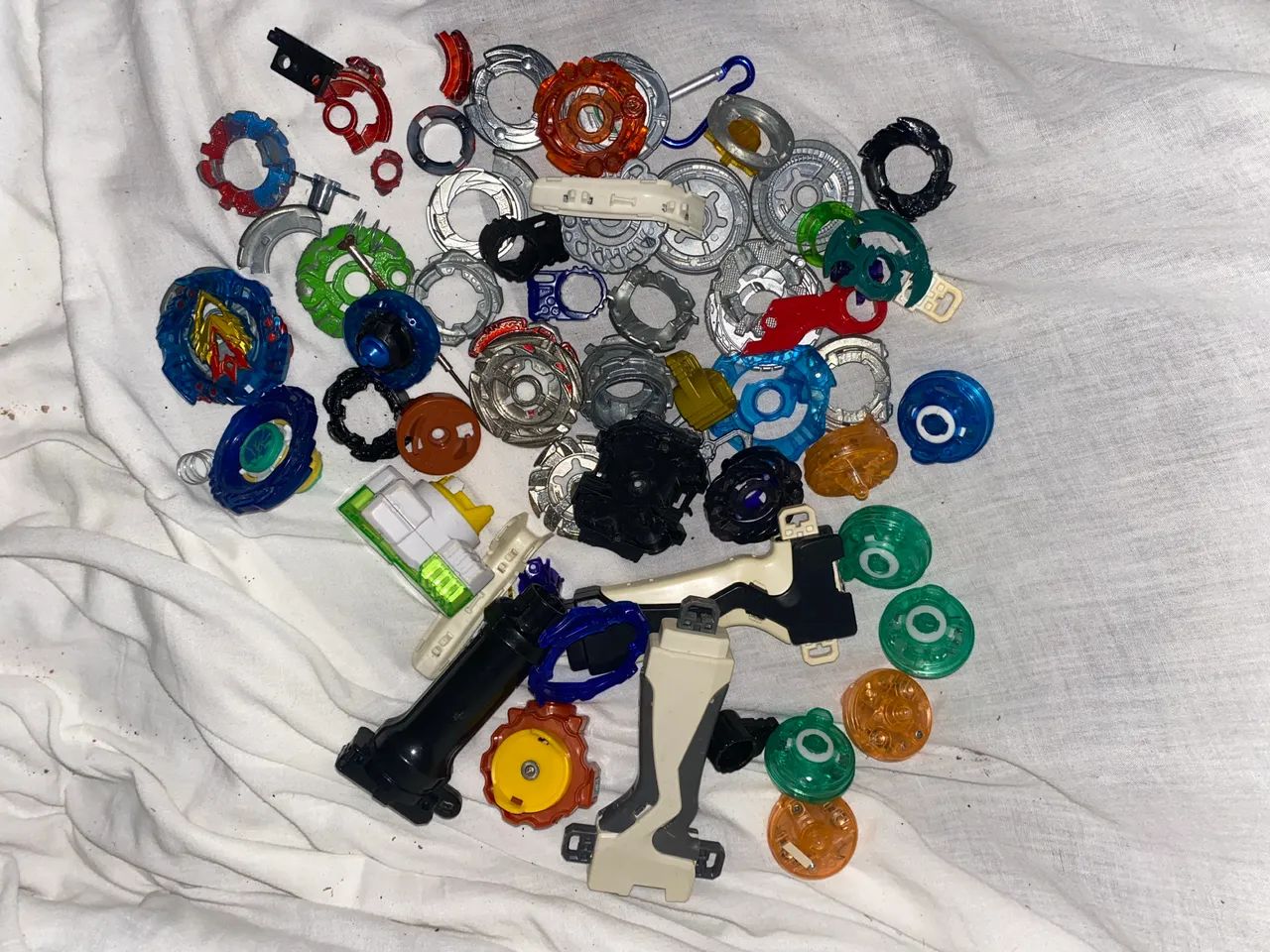 Mega coleção beyblade  - Foto 2