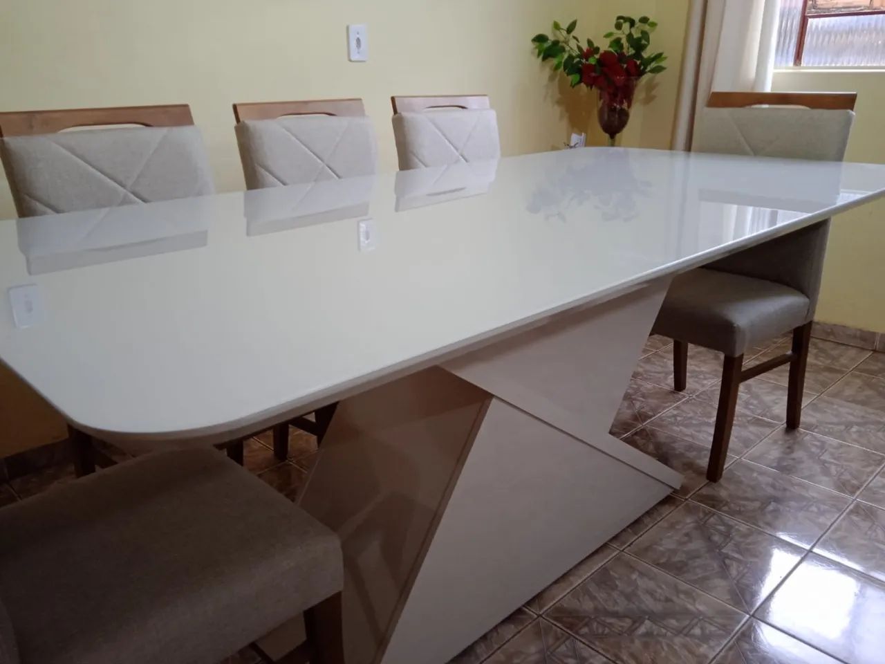 Mesa espaçosa de madeira  - Foto 3