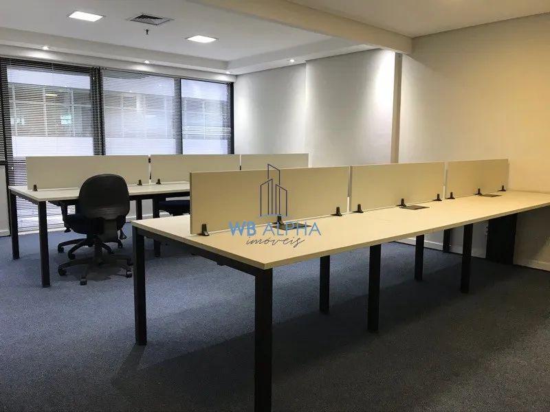 Sala Comercial à Venda em Barueri-SP: 2 Banheiros, 1 Vaga de Garagem - Alphaville Centro I