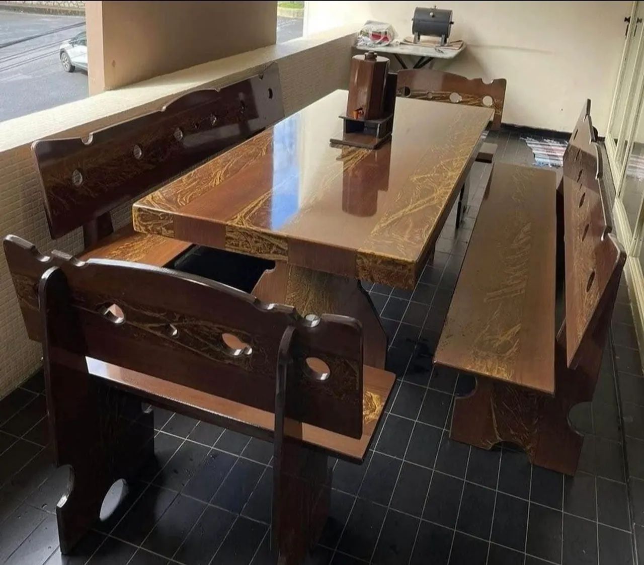 Mesa pedra de ardósia pintada 