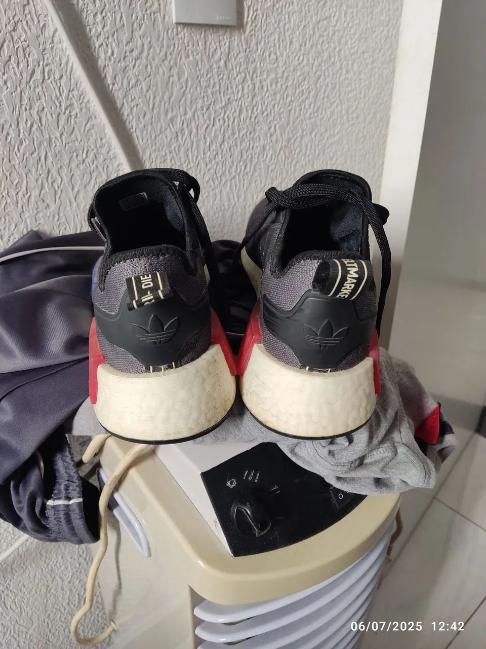 Tênis Adidas 38 original foi pago 750 reais  - Foto 5