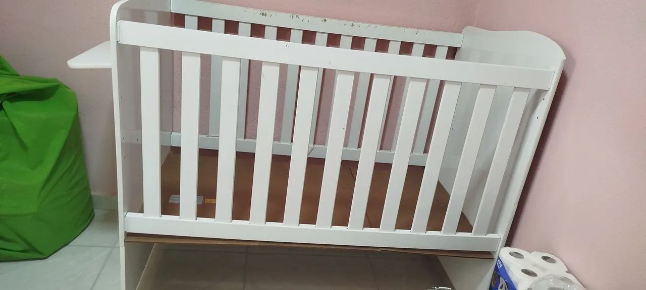 Berço de Bebê Branco Usado