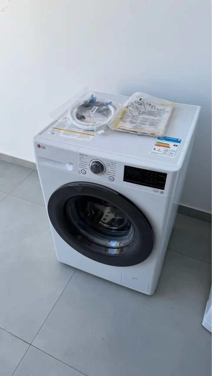 Máquina de Lavar LG 11kg - Nova, com garantia e nota fiscal.