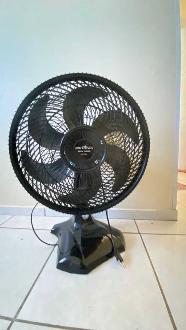 Ventilador de Mesa Britânia 150W Turbo 220v