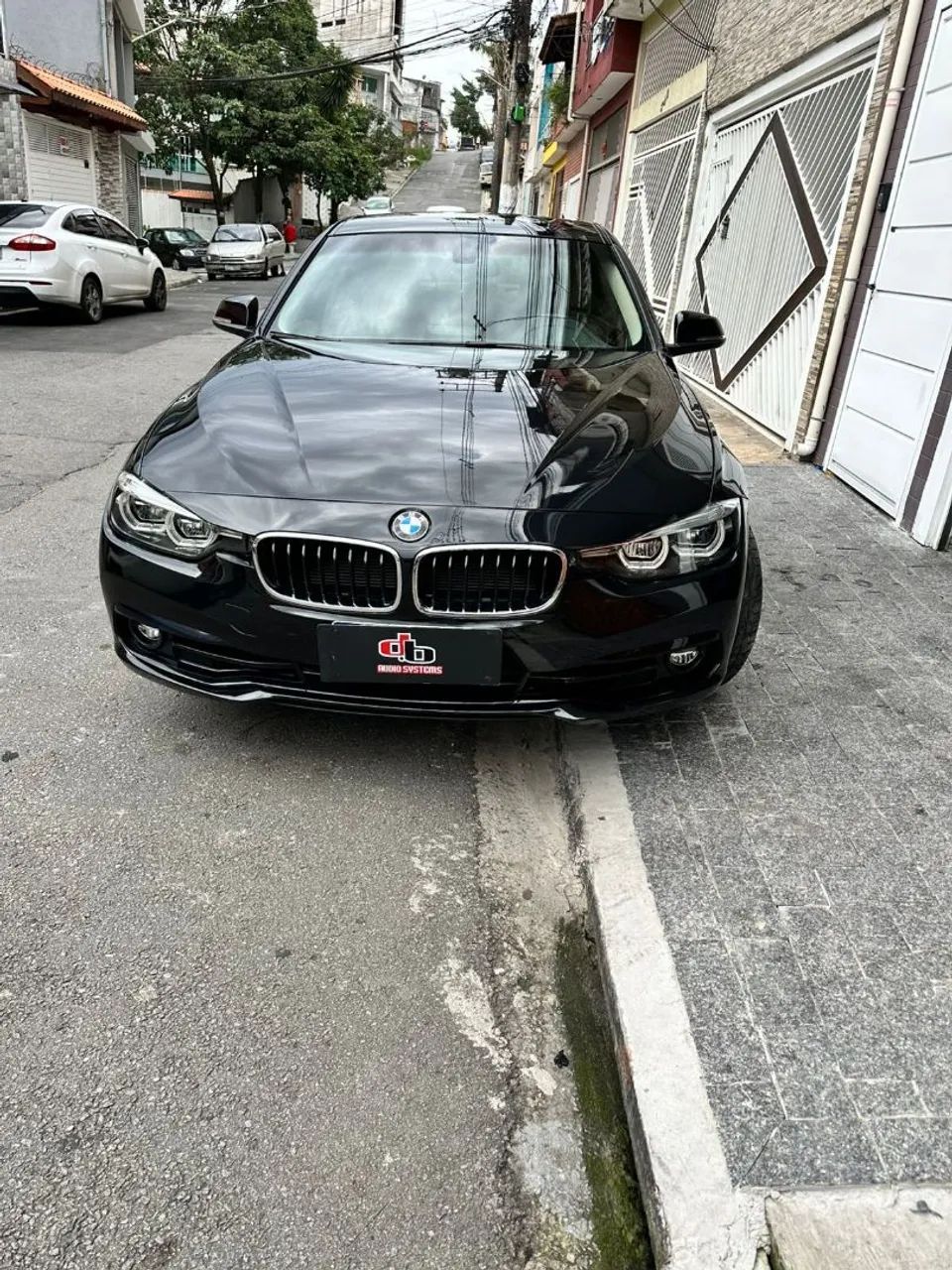 BMW 320i 