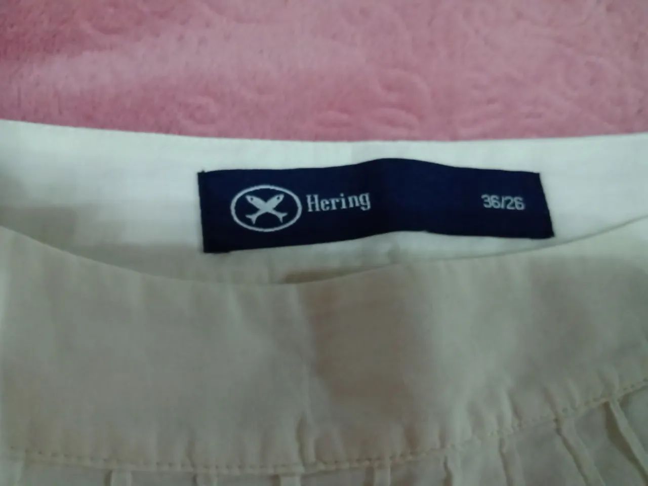 Saia Hering num 36, com forro, com bordados na parte da frente  - Foto 2