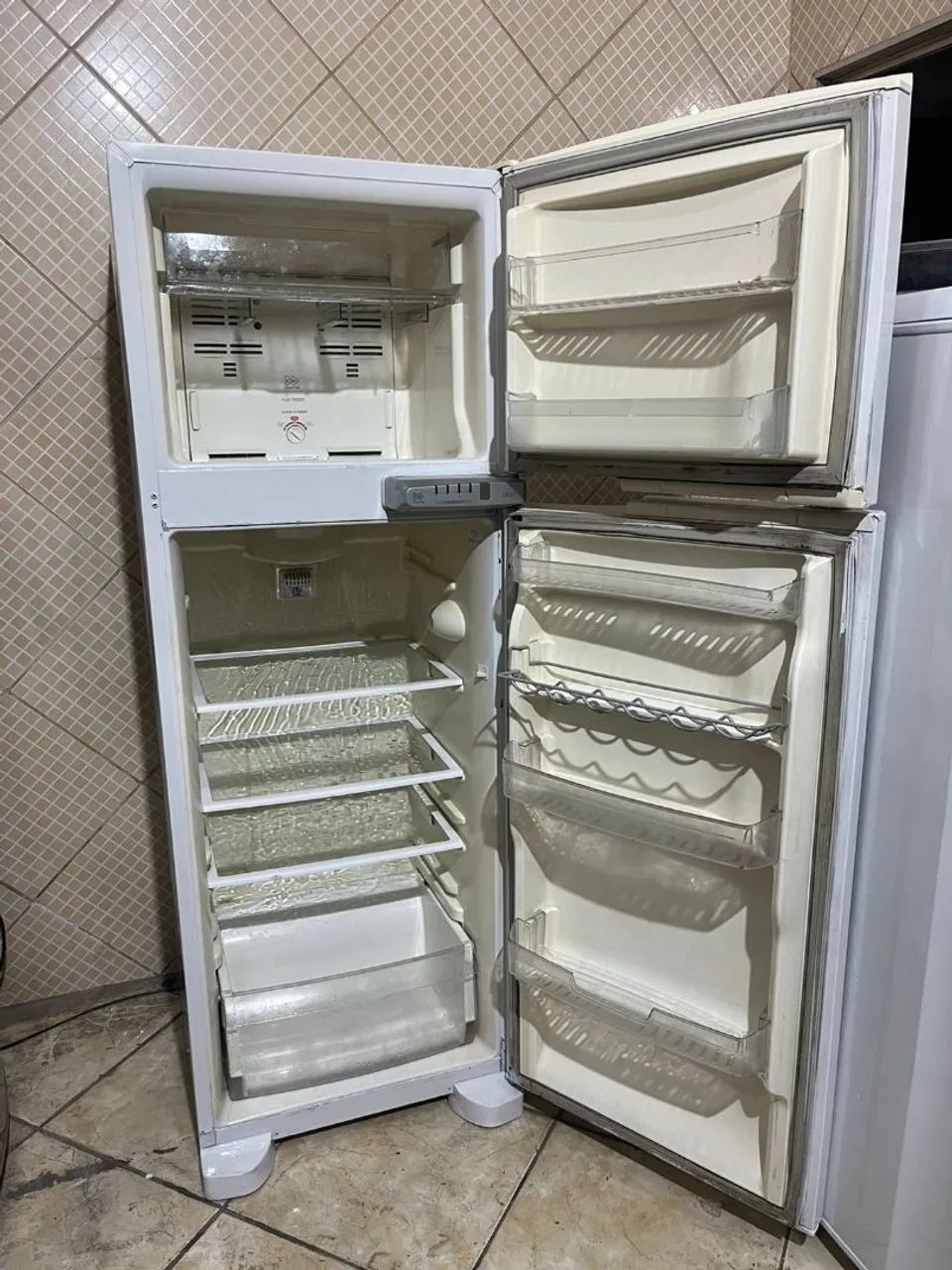 Geladeira Brastemp Frost Free 380 litros  - Foto 4