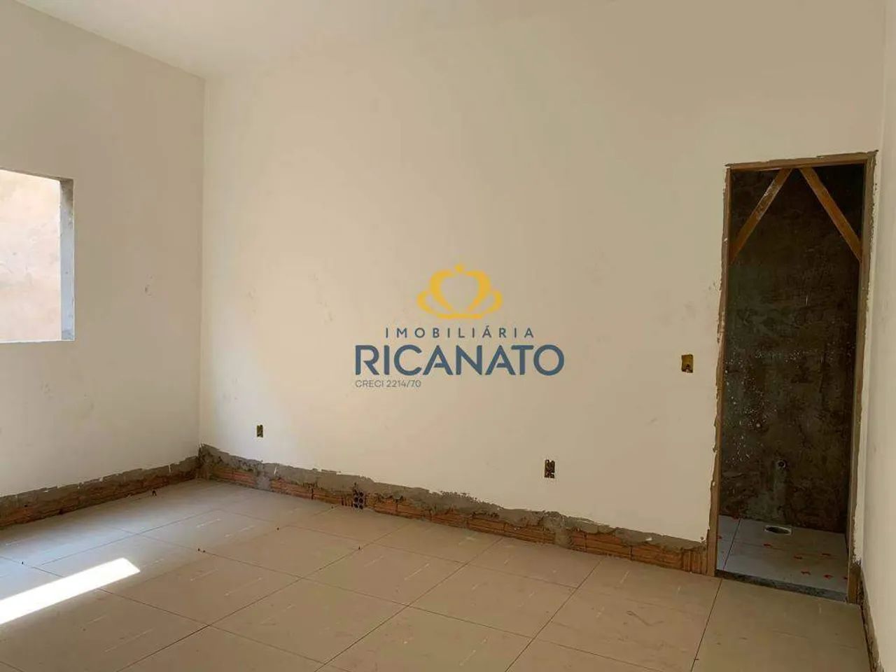 CASA COM 03 QUARTOS SENDO UMA SUÍTE NO JARDIM SANTA BÁRBARA - Foto 2