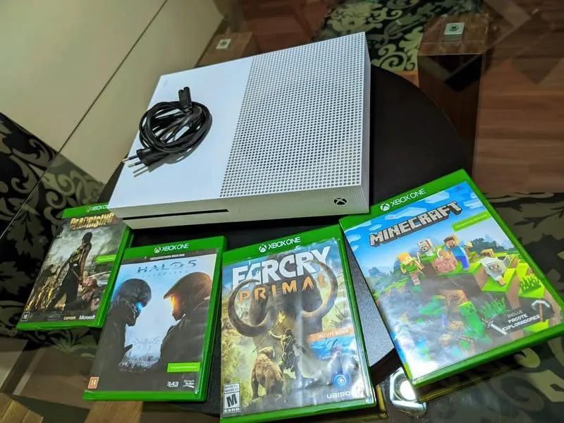Xbox One S 1Tera.    800 PRA SAIR AGORA! - Foto 2