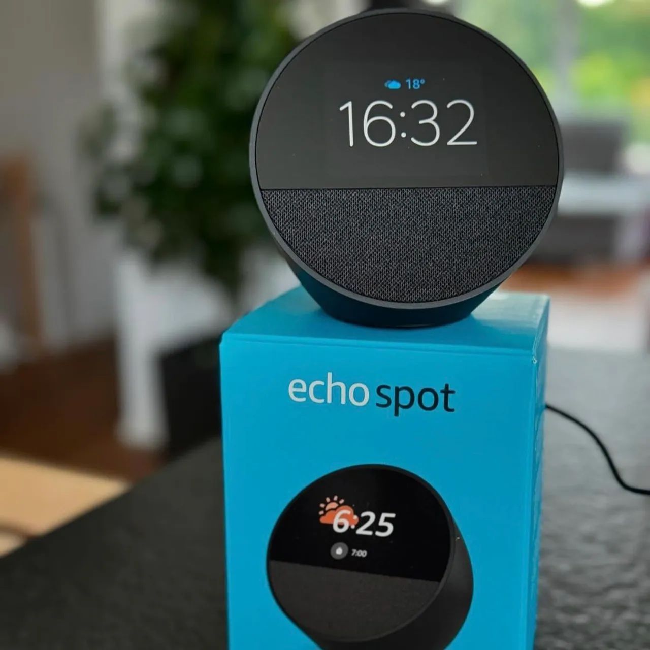 Assistente Virtual Echo Spot - Alexa - Nova e Lacrada