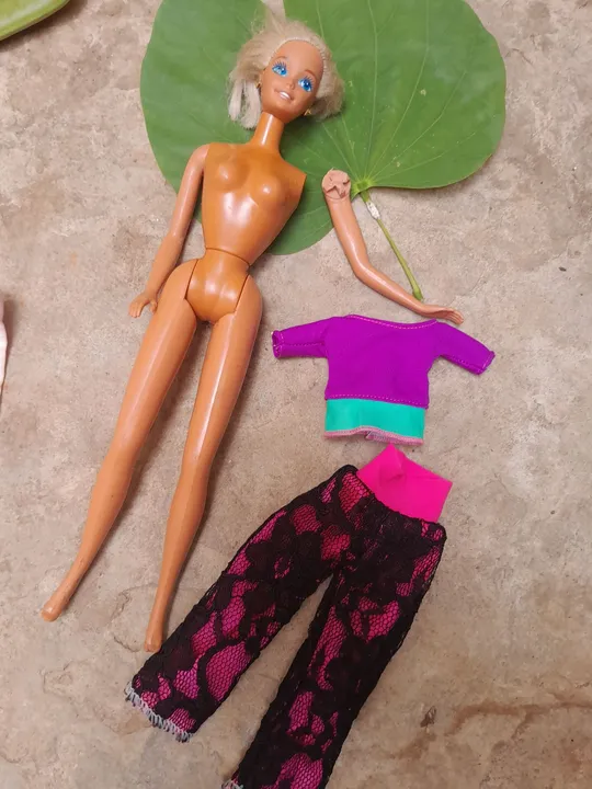 Boneca Barbie 1975 vintage com avarias